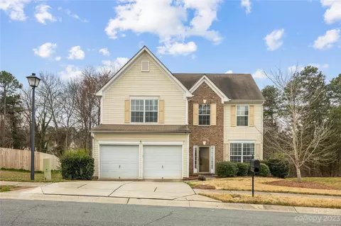 2317 Waters Trail Dr, Charlotte, NC 28216