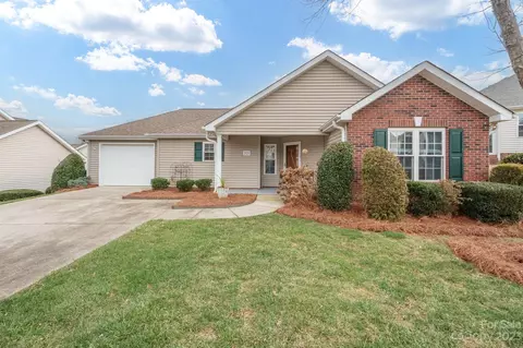 201 Oak Village Pkwy, Mooresville, NC 28117