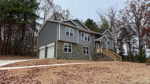 1925 Starcross Se Rd SE, Lenoir, NC 28645