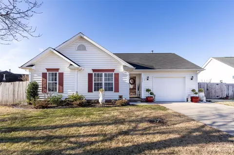 2901 Emerald Meadow Ln, Charlotte, NC 28273