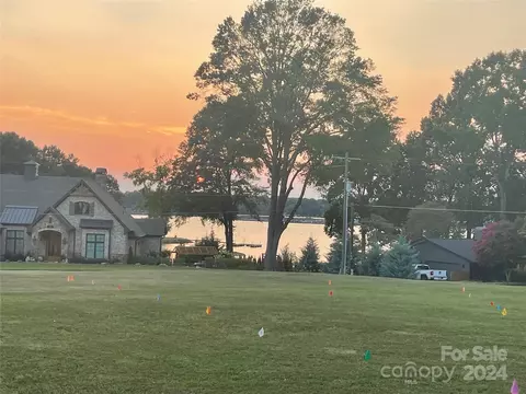 305 Camino Real Rd, Mooresville, NC 28117