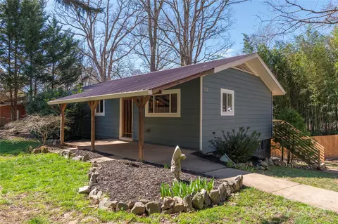 142 Ridge Cross Rd, Asheville, NC 28805
