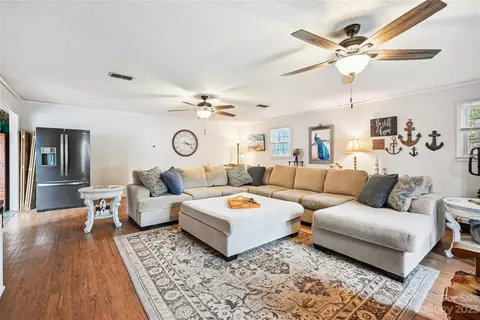 125 Beverly Ln, China Grove, NC 28023