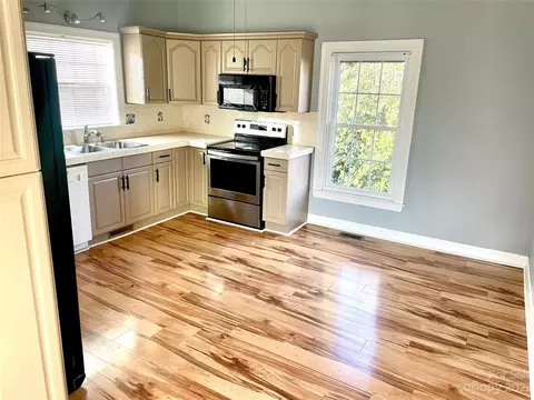 164 Joyner St, Cooleemee, NC 27014 photo 2