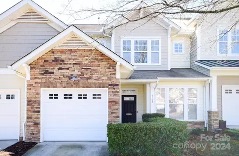 6108 Pale Moss Ln, Charlotte, NC 28269