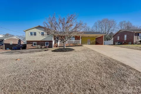 810 Waters St, Shelby, NC 28152