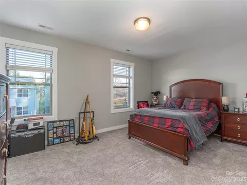44 Trevor Trl, Clyde, NC 28721 photo 11