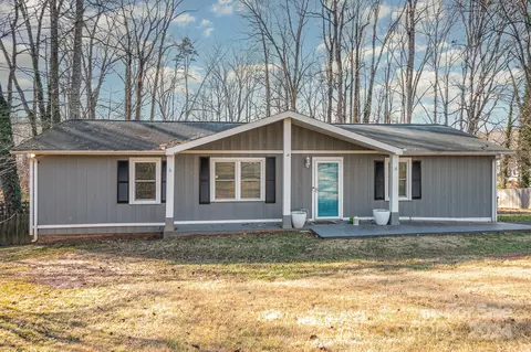 3019 Brookhill Dr, Winston Salem, NC 27127