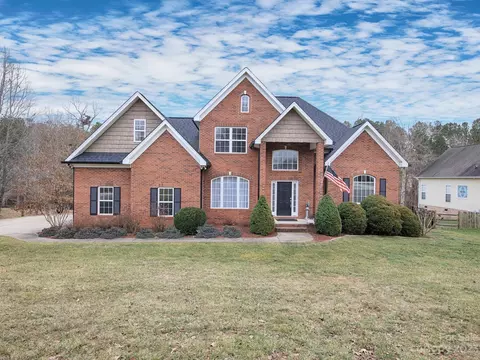 1928 Jaya Dr, Sherrills Ford, NC 28673