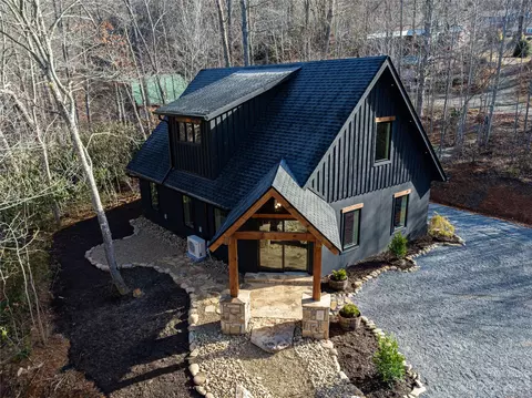 37 Wyatt Ave, Spruce Pine, NC 28777