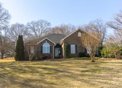 2937 5th Street Ne Pl NE, Hickory, NC 28601