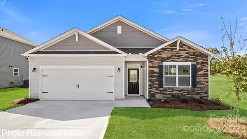 48 Burdock Rd, Fletcher, NC 28732