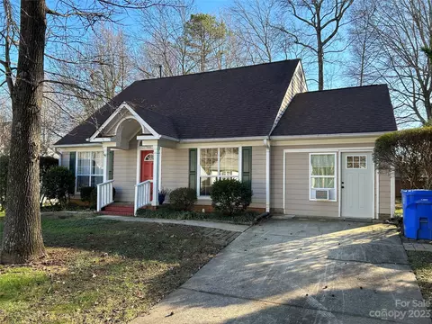637 Rebecca Jane Dr, Mooresville, NC 28115