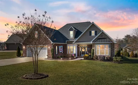 231 Riley Dr, Taylorsville, NC 28681