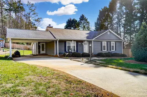 212 Woody Ct, Gastonia, NC 28056