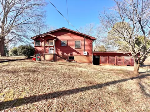 1477 Rose St, Newton, NC 28658