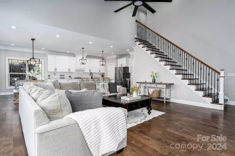 3115 18th Ne St NE, Hickory, NC 28601