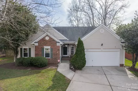 9429 Olivia Ln, Charlotte, NC 28277