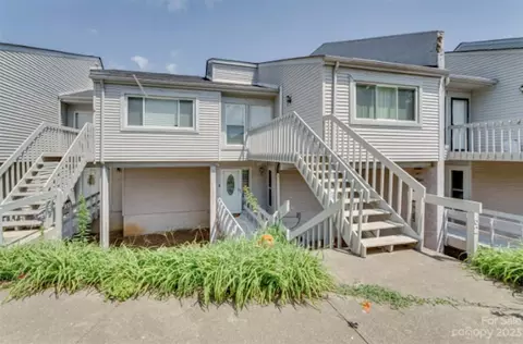 1050 21st Nw 61 Ave NW #61, Hickory, NC 28601