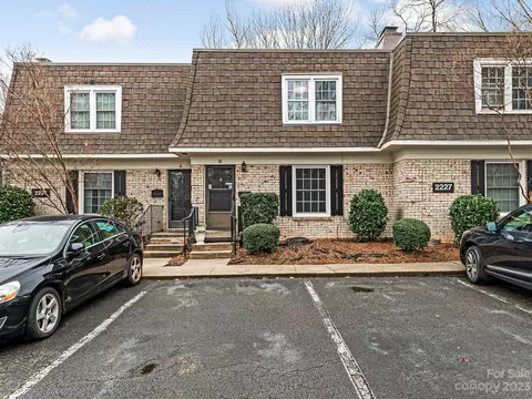 2227 Rexford B Rd #B, Charlotte, NC 28211