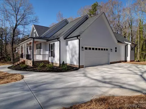 121 Hillcrest Ave, Clover, SC 29710 photo 5