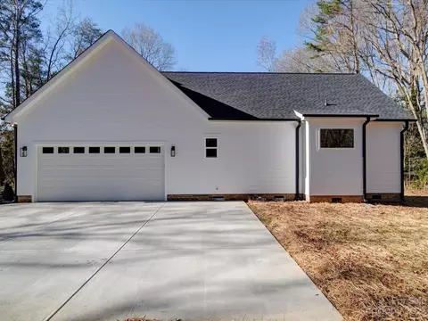 121 Hillcrest Ave, Clover, SC 29710 photo 4