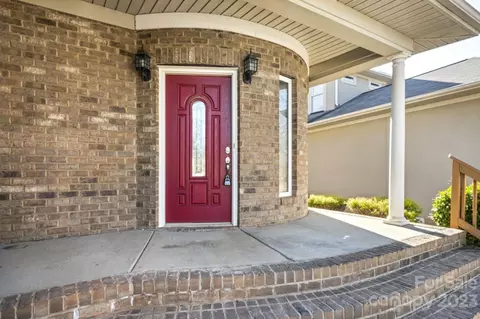 10142 Fairlea Dr, Charlotte, NC 28269