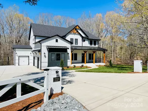 1720 Waxhaw Indian Trail S Rd S, Waxhaw, NC 28173