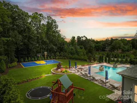 16520 Reinsch Dr, Davidson, NC 28036