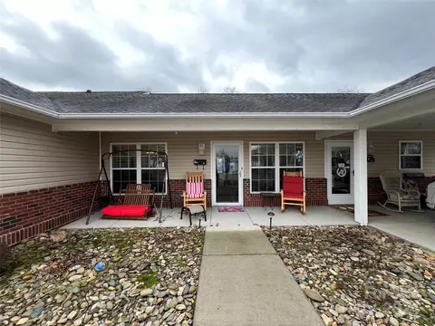 Exterior - 1004 Main Unit B St UNIT B, Maiden, NC 28650 photo 2 of 3