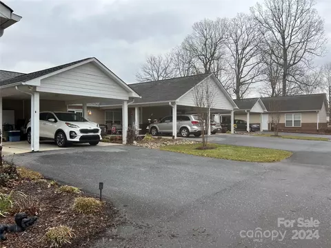 Exterior - 1004 Main Unit B St UNIT B, Maiden, NC 28650 photo 3 of 3