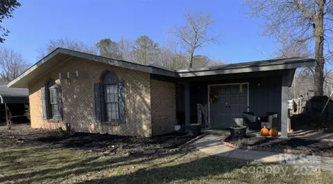 800 Vickery Dr, Charlotte, NC 28215