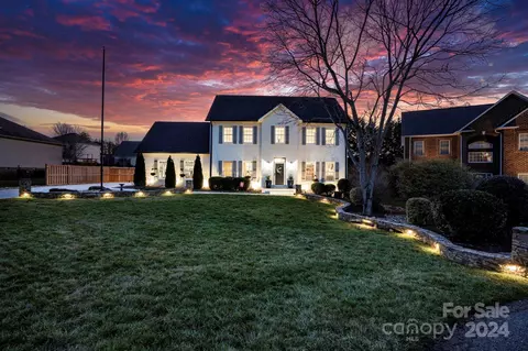 95 Frost Ln, Taylorsville, NC 28681