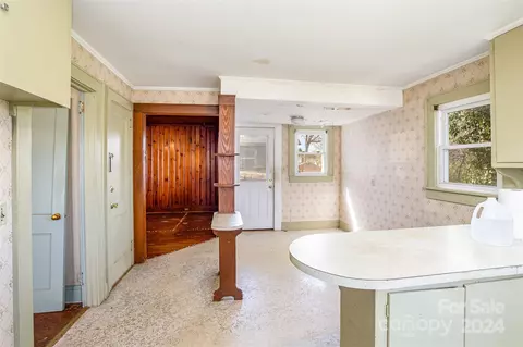 Bath - 400 E 27th St, Kannapolis, NC 28083 photo 1 of 4