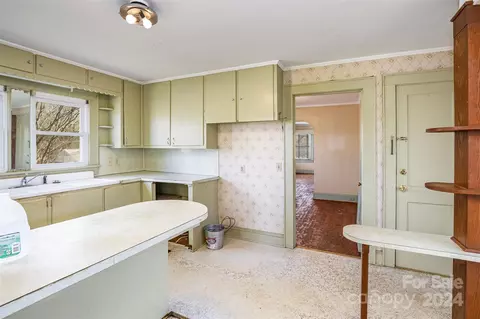 Kitchen - 400 E 27th St, Kannapolis, NC 28083 photo 4 of 4