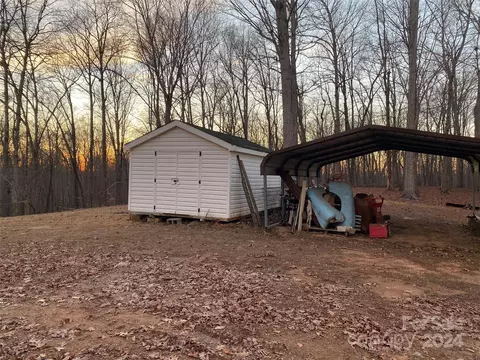 Exterior - 363 Reavis Rd, Harmony, NC 28634 photo 16 of 27