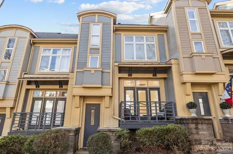 744 Garden District Dr, Charlotte, NC 28202