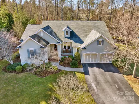 4 Light Cahill Ct, Biltmore Lake, NC 28715