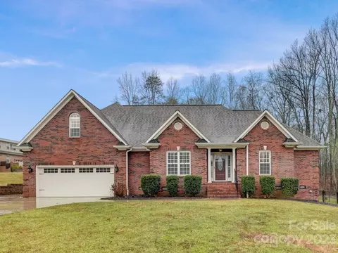 401 Wintergreen Ct, Kings Mountain, NC 28086