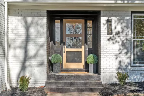 219 Glen Oaks Rd, Charlotte, NC 28270