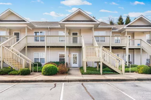 104 Carrington Pl, Arden, NC 28704