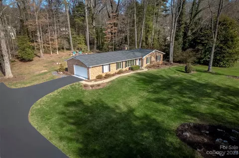 304 Crestview Dr, Hendersonville, NC 28791