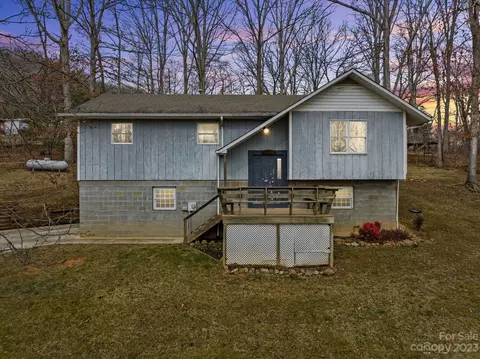 314 Moody Ridge Rd, Clyde, NC 28721
