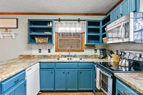 314 Moody Ridge Rd, Clyde, NC 28721 photo 8