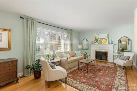 114 Beverly Rd, Asheville, NC 28805
