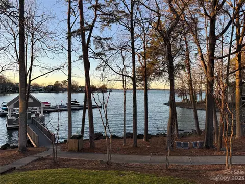 20613 Cutter Ct, Cornelius, NC 28031 photo 2
