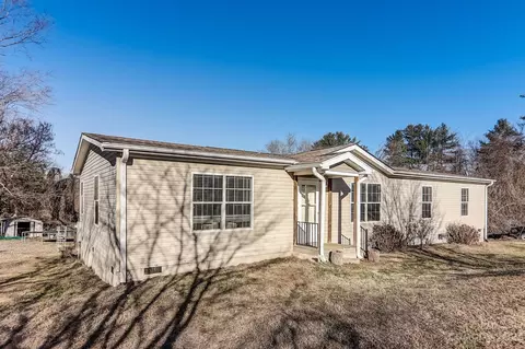 21 Orchard Park Rd, Flat Rock, NC 28731