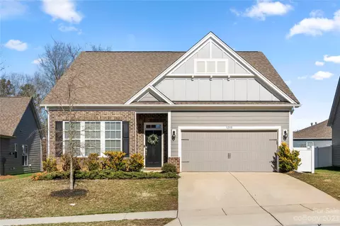 1208 Acosta Ct, Lake Wylie, SC 29710