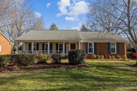 9915 Ridgemore Dr, Charlotte, NC 28277