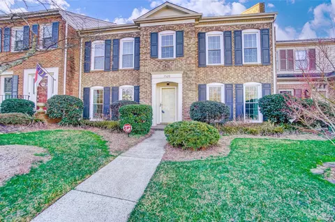 7520 Red Oak Ln, Charlotte, NC 28226